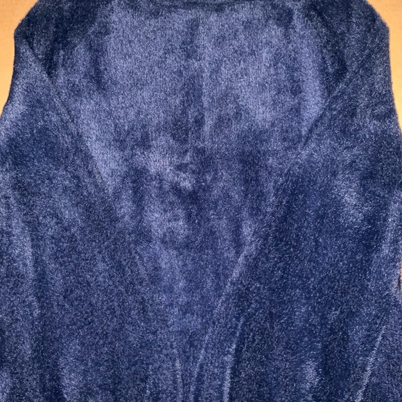 Women's Plush Faux Fur Blue Pullover Jacket - Picture 6 of 8